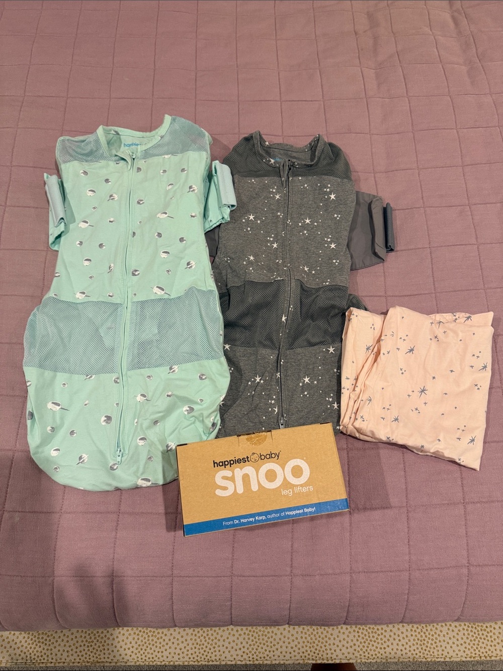 happiest baby Snoo Baby Sleep Sack - Mint, Gray & Pink Sheet, leg lifters
